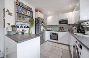 Kitchen diner angle 3- click for photo gallery